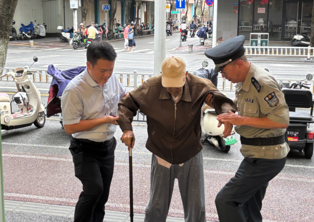 暖心帮扶显担当 温情服务暖人心——工行漳州芗城支行贴心守护老年客户