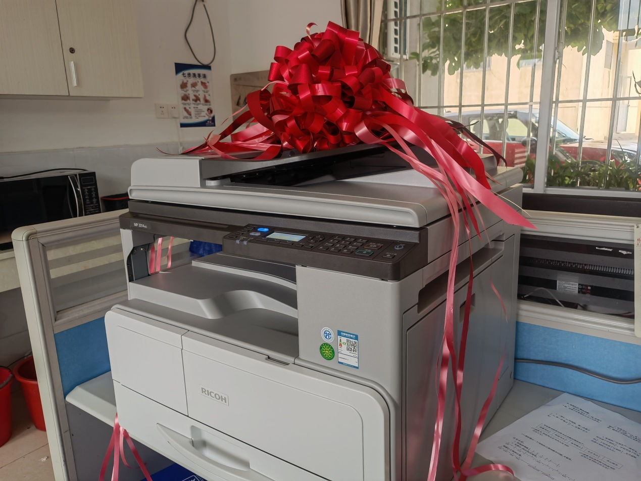 涓滴成细雨，夏日沁人心 同方全球人寿福建分公司 “爱心书库”回访行