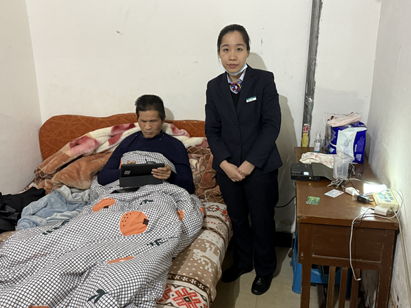 移动柜台“搬”进家门！邮储银行连江支行用暖心服务传递金融温度