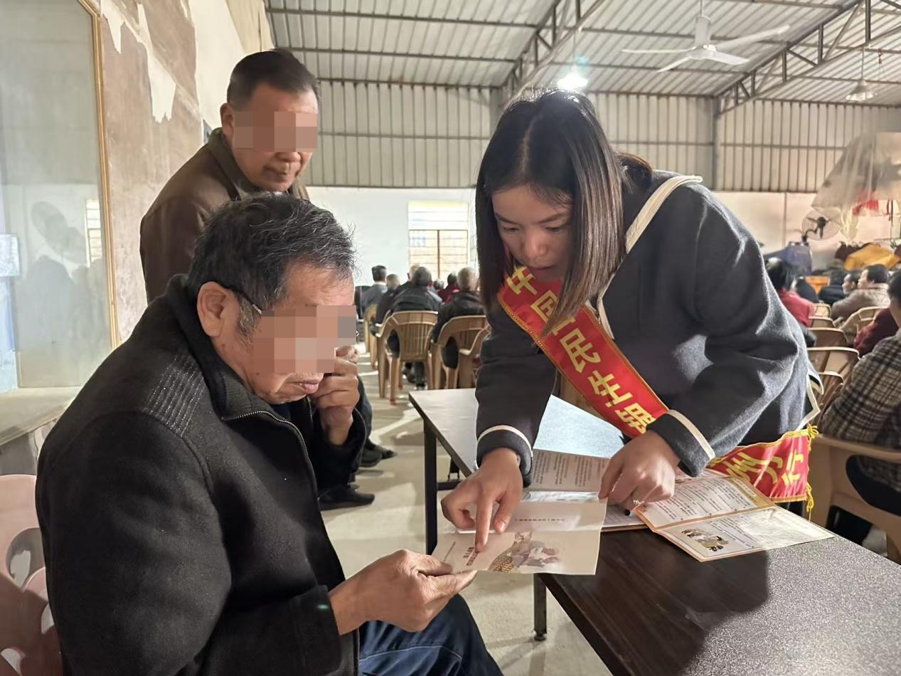 民生银行安海支行开展“存款保险”宣传活动