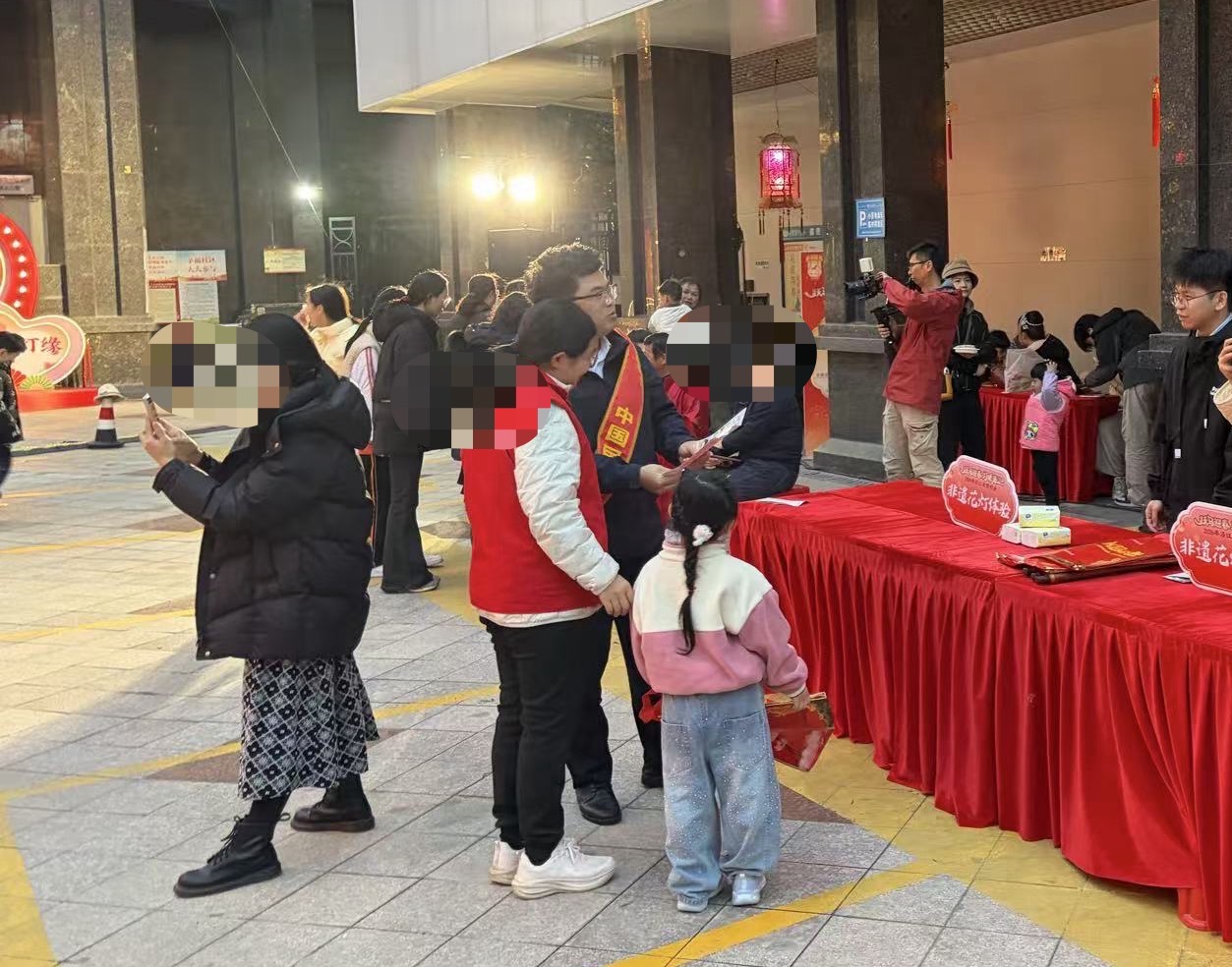灯火洛江映非遗 金融消保暖元宵  ——民生银行泉州洛江支行消保宣传活动