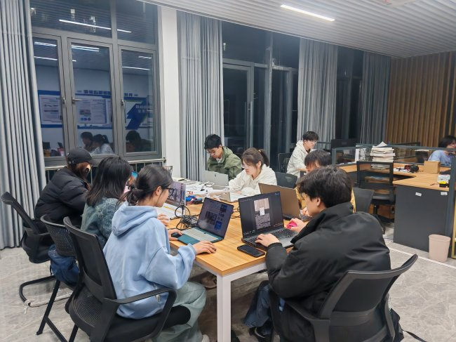 00后创业青年：以科技创新助力复杂环境救援